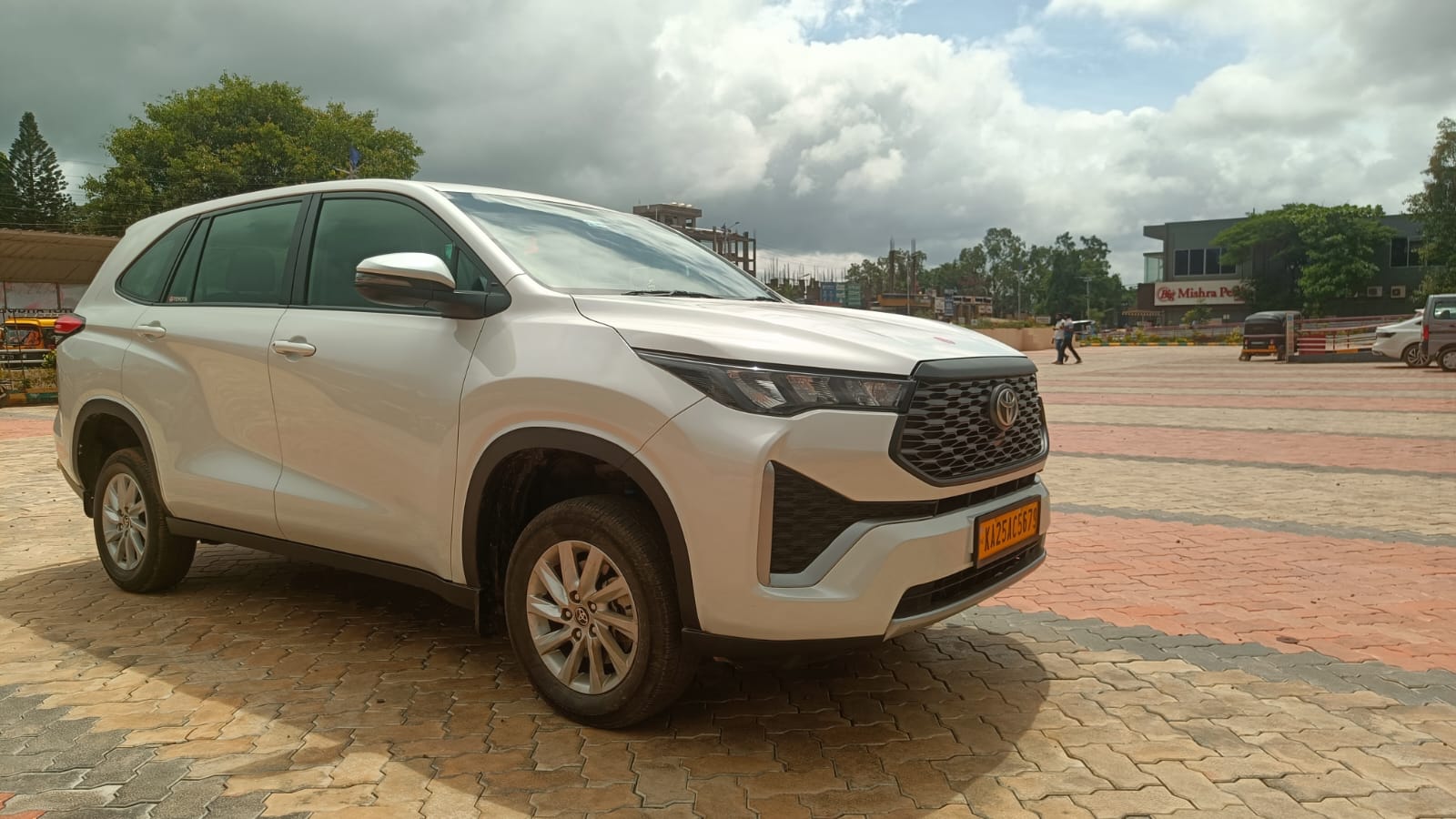 Rohan Car Rentals vehicle 24