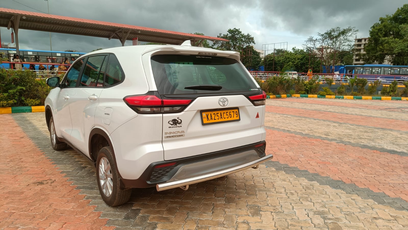 Rohan Car Rentals vehicle 25