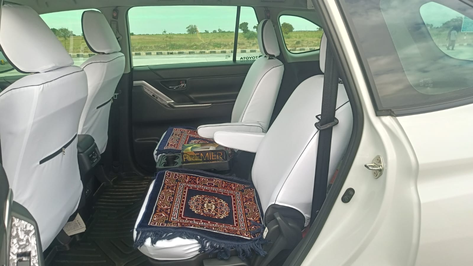 Rohan Car Rentals vehicle 27