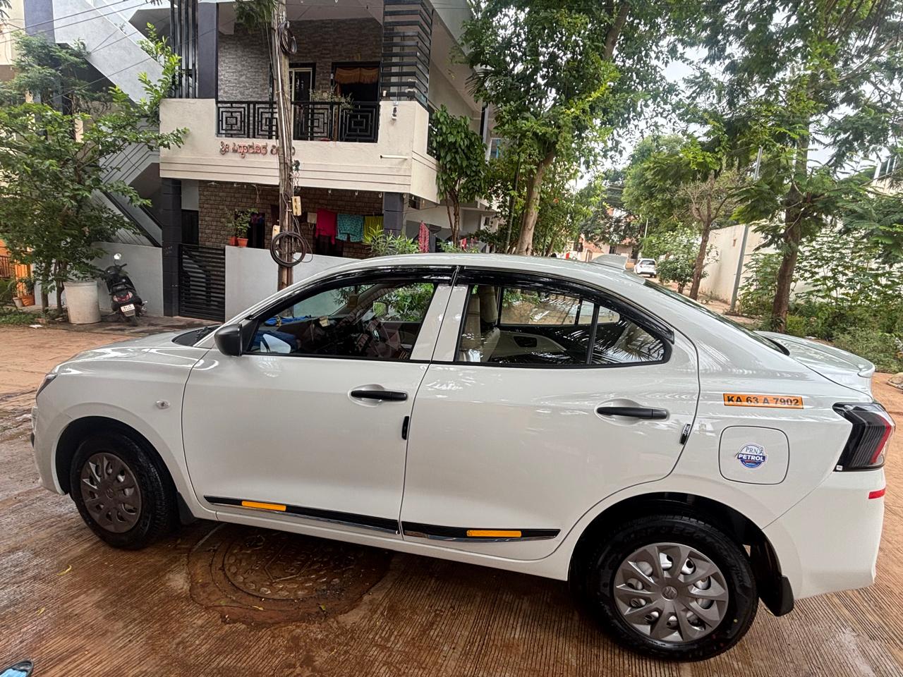 Rohan Car Rentals vehicle 33